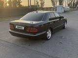 Mercedes-Benz E 320 1999 года за 4 950 000 тг. в Алматы – фото 3