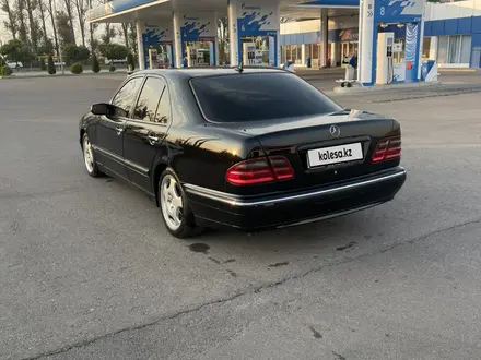 Mercedes-Benz E 320 1999 года за 4 950 000 тг. в Алматы – фото 2