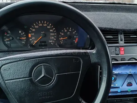 Mercedes-Benz C 180 1994 года за 1 750 000 тг. в Есиль – фото 3