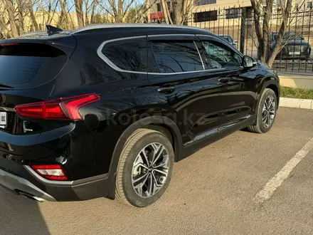 Hyundai Santa Fe 2020 года за 14 000 000 тг. в Астана – фото 12