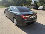 Toyota Camry 2012 года за 6 900 000 тг. в Уральск – фото 3