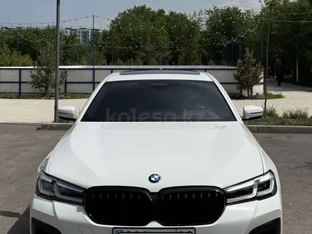 BMW 530 2022 года за 25 300 000 тг. в Алматы