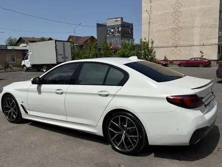 BMW 530 2022 года за 25 300 000 тг. в Алматы – фото 6