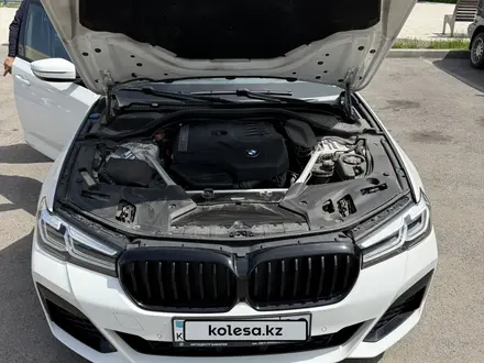 BMW 530 2022 года за 25 300 000 тг. в Алматы – фото 8