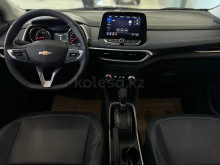 Chevrolet Tracker Premier 2025 года за 10 740 000 тг. в Семей – фото 11