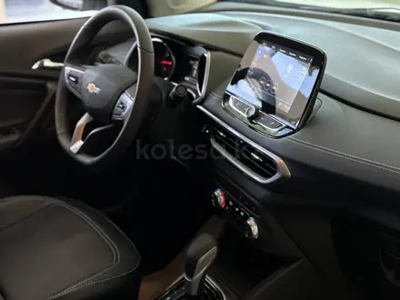 Chevrolet Tracker Premier 2025 года за 10 740 000 тг. в Семей – фото 19