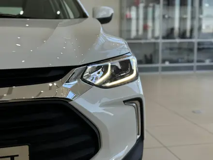 Chevrolet Tracker Premier 2025 года за 10 740 000 тг. в Семей – фото 23