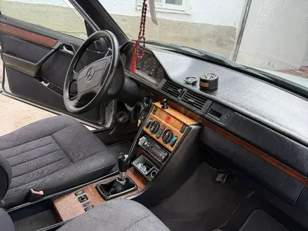 Mercedes-Benz E 230 1993 года за 1 000 000 тг. в Шымкент – фото 17