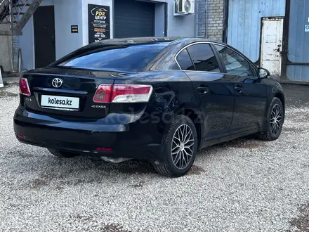 Toyota Avensis 2011 года за 5 999 000 тг. в Петропавловск – фото 2