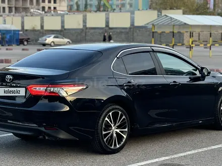 Toyota Camry 2018 года за 11 100 000 тг. в Алматы – фото 5