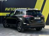 Toyota RAV4 2018 годаүшін9 990 000 тг. в Актобе – фото 4