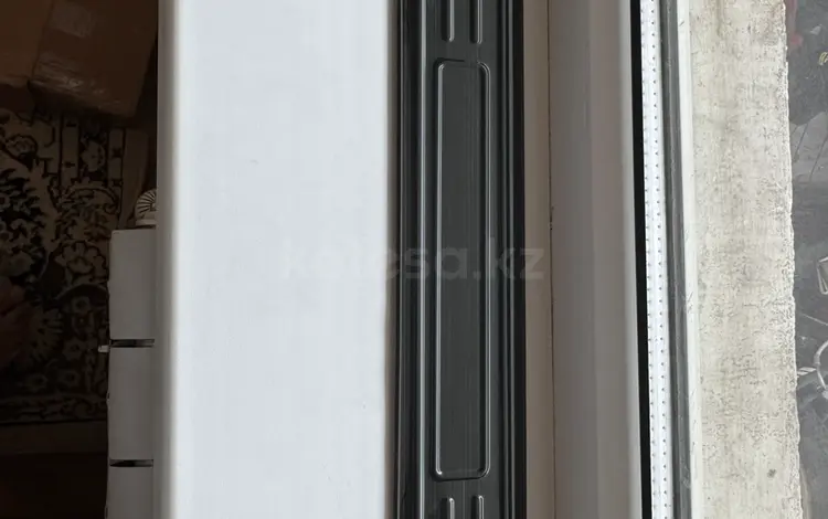 Накладки на пороги Hongqi E-QM5 за 25 000 тг. в Алматы