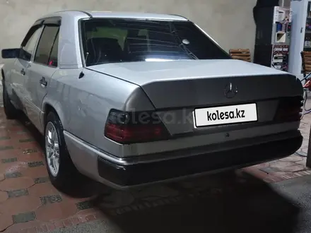 Mercedes-Benz E 230 1991 года за 2 500 000 тг. в Шымкент – фото 10