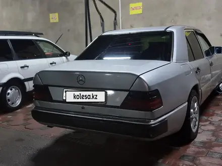 Mercedes-Benz E 230 1991 года за 2 500 000 тг. в Шымкент – фото 9