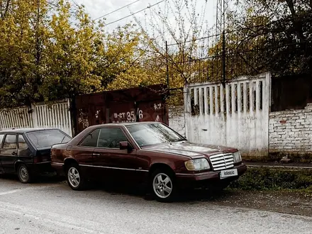 Mercedes-Benz E 320 1993 года за 1 200 000 тг. в Аксукент – фото 2