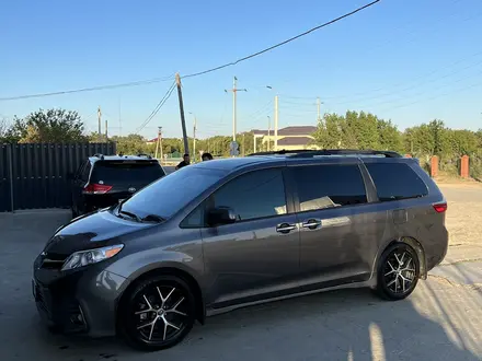 Toyota Sienna 2019 года за 12 200 000 тг. в Атырау – фото 11