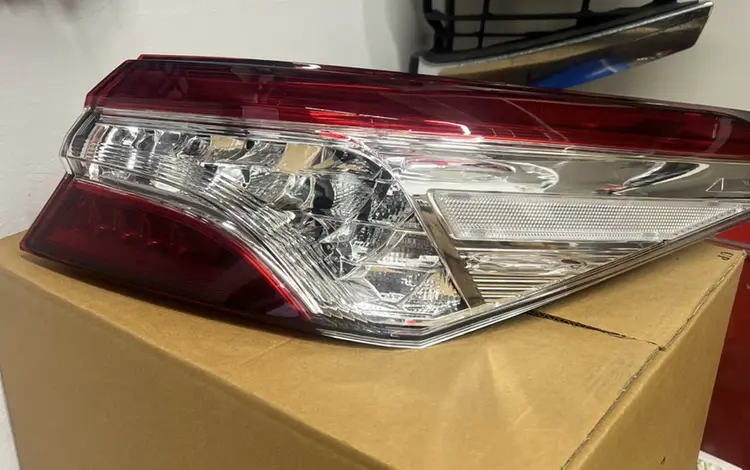 Фонарь задний правый крыло TOYOTA CAMRY 70 за 45 000 тг. в Алматы