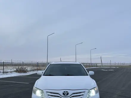 Toyota Camry 2011 года за 5 500 000 тг. в Кульсары – фото 3
