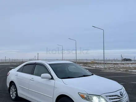 Toyota Camry 2011 года за 5 500 000 тг. в Кульсары – фото 4