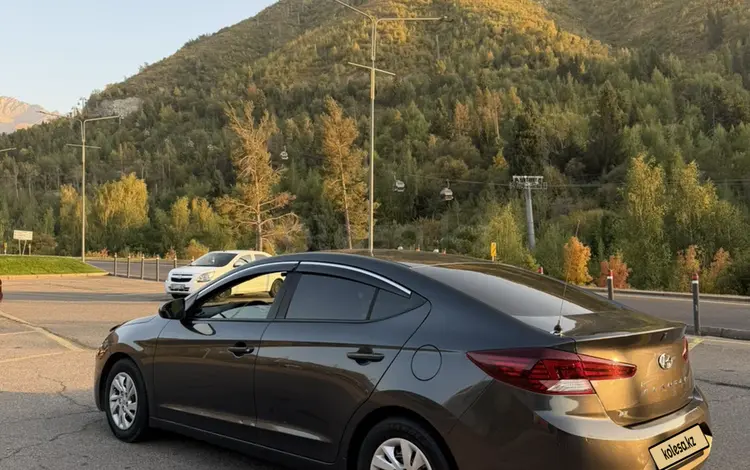 Hyundai Elantra 2020 года за 7 500 000 тг. в Астана