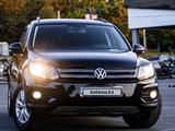 Volkswagen Tiguan 2016 года за 8 600 000 тг. в Алматы