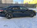 Toyota Camry 2018 года за 8 000 000 тг. в Караганда – фото 17