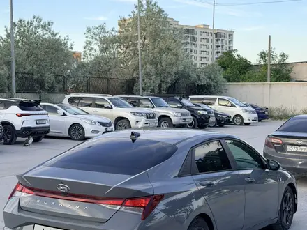 Hyundai Elantra 2022 года за 8 000 000 тг. в Актау – фото 2