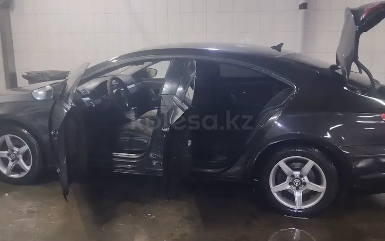 Volkswagen Passat CC 2010 годаfor4 000 000 тг. в Астана