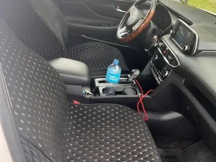 Hyundai Santa Fe 2020 года за 14 300 000 тг. в Алматы – фото 10