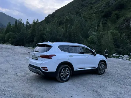 Hyundai Santa Fe 2020 года за 14 300 000 тг. в Алматы – фото 2