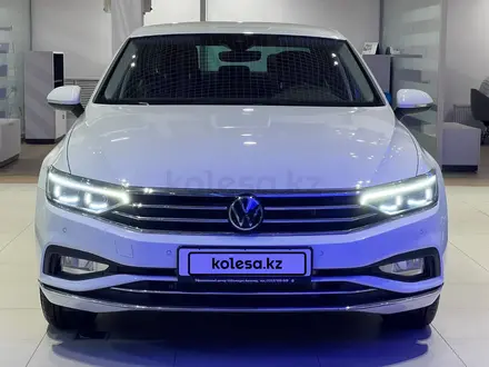 Volkswagen Passat Exclusive 1.4 TSI 2022 года за 15 090 000 тг. в Алматы – фото 10