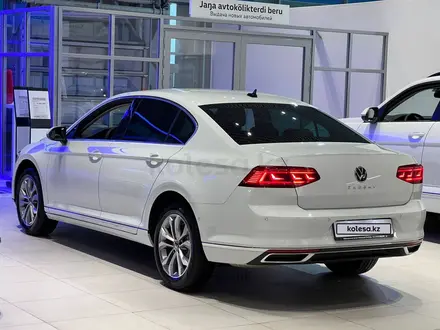 Volkswagen Passat Exclusive 1.4 TSI 2022 годаүшін15 090 000 тг. в Алматы – фото 4