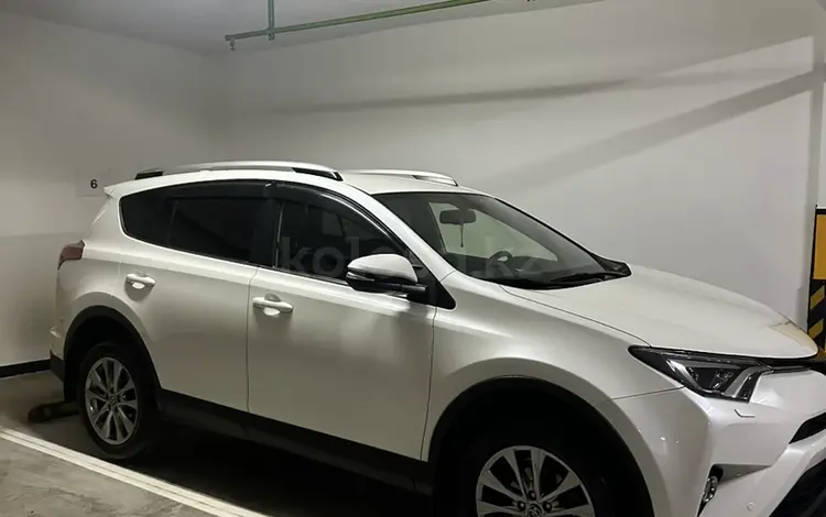 Toyota RAV4 2016 года за 12 500 000 тг. в Алматы