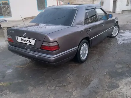 Mercedes-Benz E 220 1994 года за 1 850 000 тг. в Кызылорда – фото 2