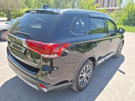 Mitsubishi Outlander 2018 года за 10 000 000 тг. в Караганда – фото 2