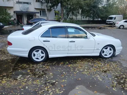 Mercedes-Benz E 320 1998 года за 3 000 000 тг. в Астана – фото 3
