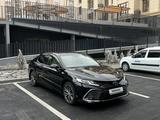 Toyota Camry 2023 годаүшін18 500 000 тг. в Атырау – фото 2