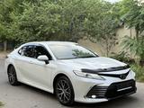 Toyota Camry 2023 года за 17 700 000 тг. в Шымкент