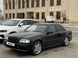 Mercedes-Benz C 200 1994 года за 2 200 000 тг. в Атырау – фото 4