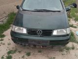 Volkswagen Sharan 1995 годаүшін1 000 000 тг. в Казыгурт