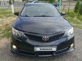 Toyota Camry 2013 годаfor9 300 000 тг. в Шымкент – фото 2