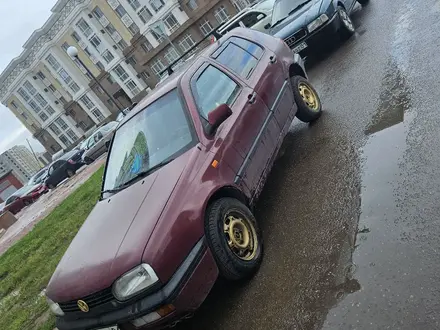 Volkswagen Golf 1992 года за 1 100 000 тг. в Астана – фото 2