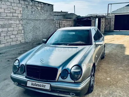 Mercedes-Benz E 230 1995 года за 1 700 000 тг. в Актау