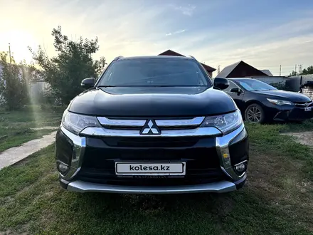 Mitsubishi Outlander 2015 года за 8 700 000 тг. в Уральск