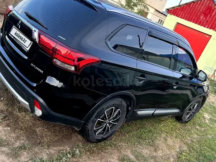 Mitsubishi Outlander 2015 года за 8 700 000 тг. в Уральск – фото 4