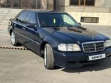 Mercedes-Benz C 180 1994 года за 2 100 000 тг. в Кокшетау – фото 2