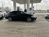 Toyota Camry 2017 года за 9 500 000 тг. в Атырау