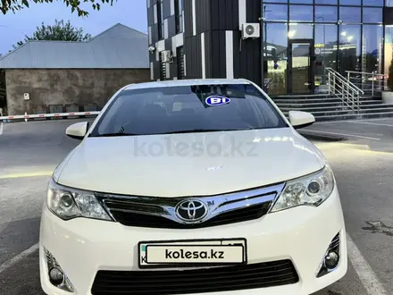 Toyota Camry 2012 года за 7 600 000 тг. в Шымкент – фото 2