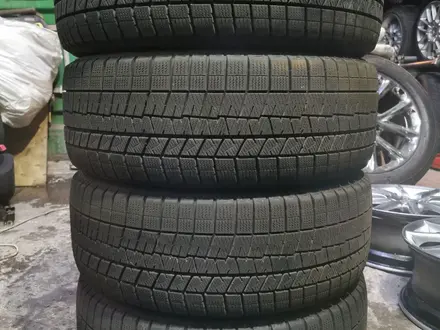 Резина 215/50 r17 Dunlop из Японии за 117 000 тг. в Алматы