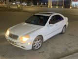 Mercedes-Benz C 240 2002 года за 1 900 000 тг. в Атырау – фото 4